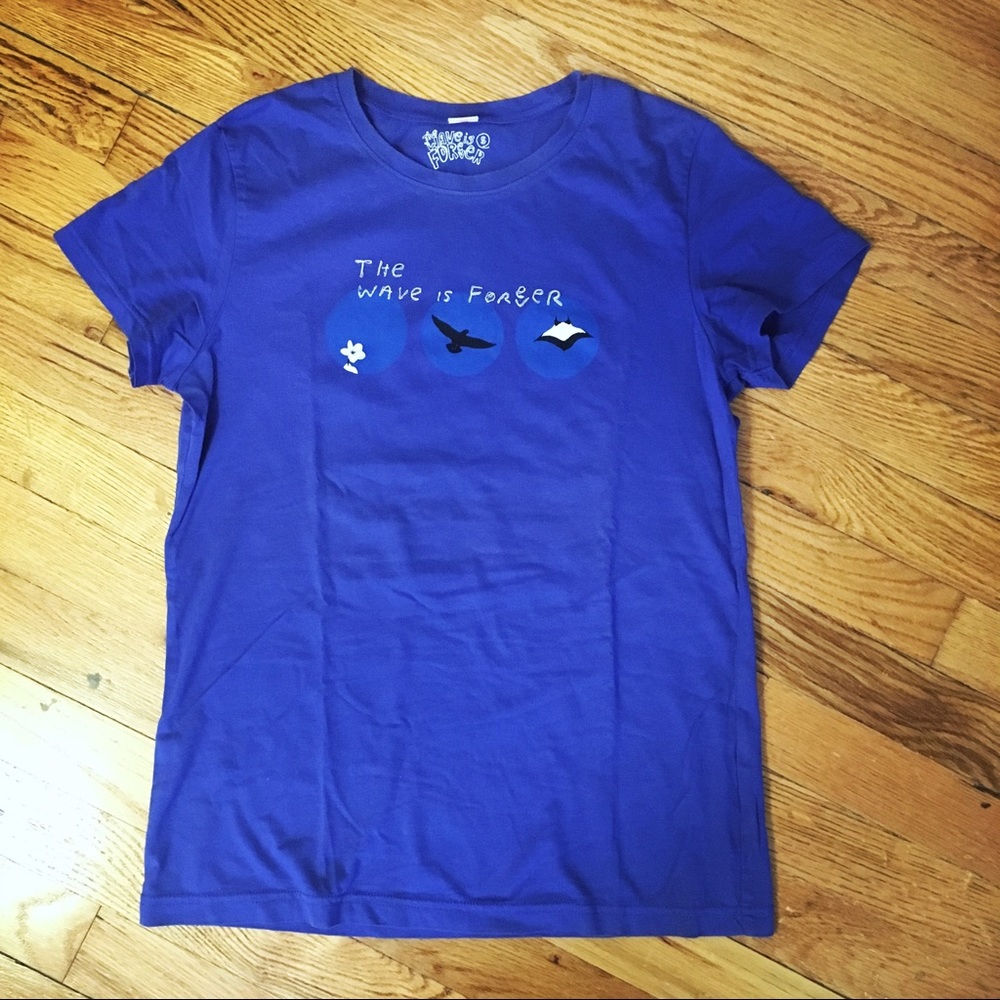Blue graphic t-shirt